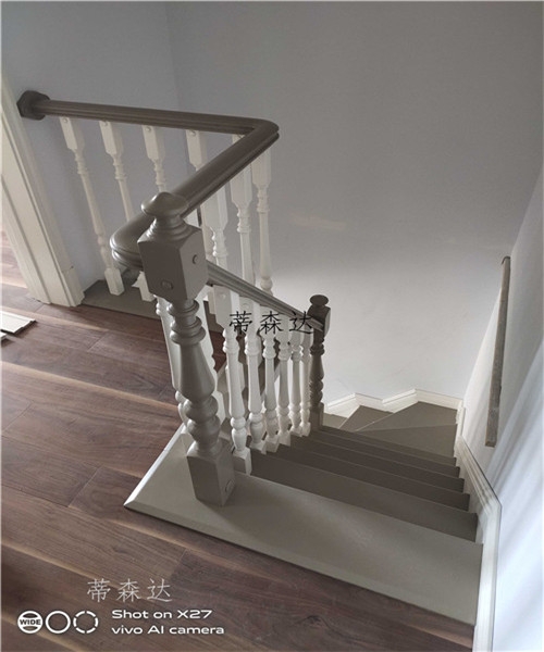 实木楼梯