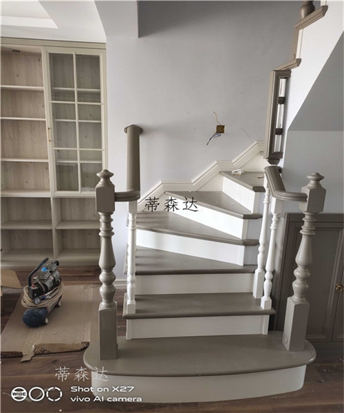 实木楼梯