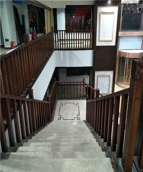 实木楼梯
