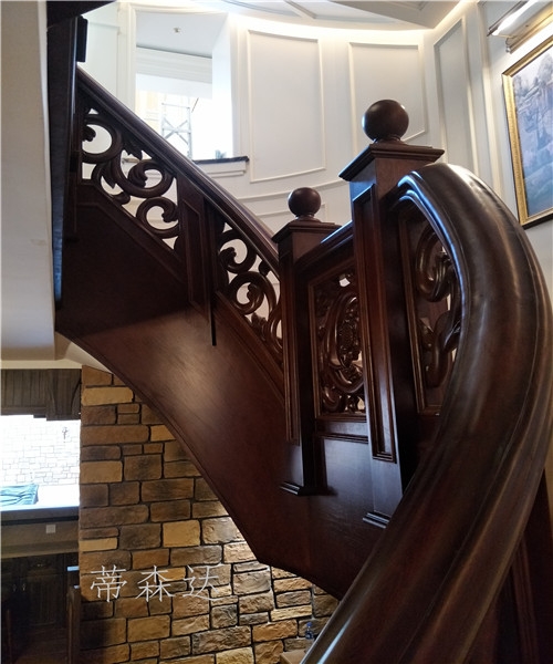 实木楼梯