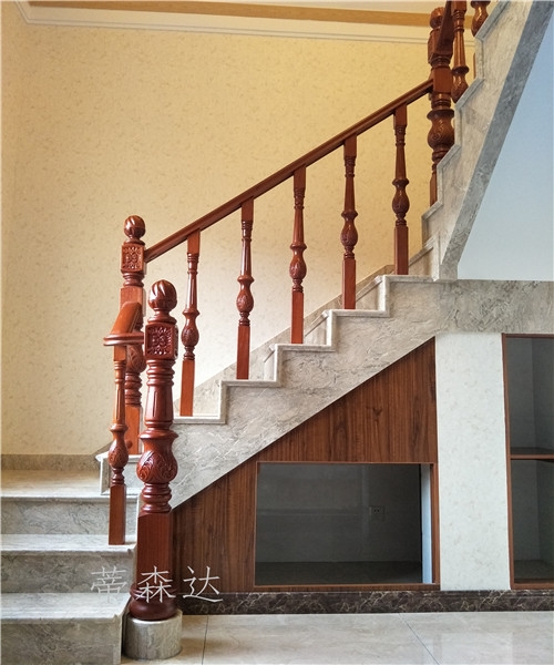 实木楼梯