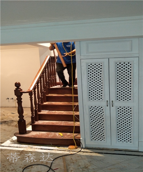 实木楼梯